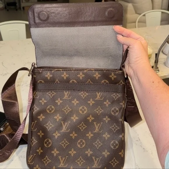 Designer Dark Brown Monogram Messenger Bag - Picture 5 of 9